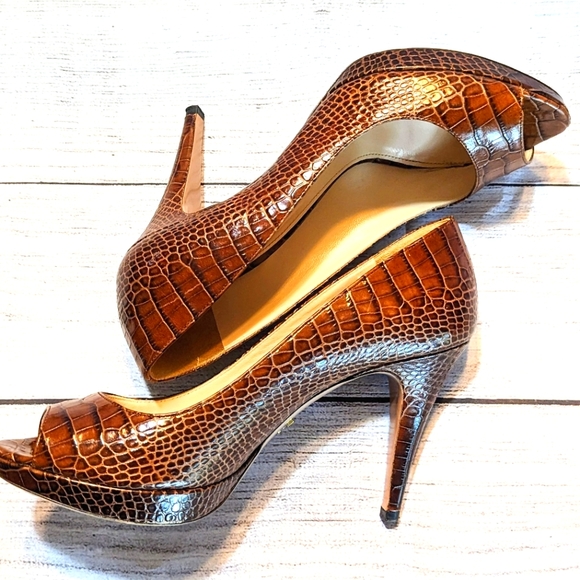 PRADA PLATFORM HEELS Size 8 or 38 Brown Leather Snakeskin Peep Toe Pumps - Picture 2 of 16